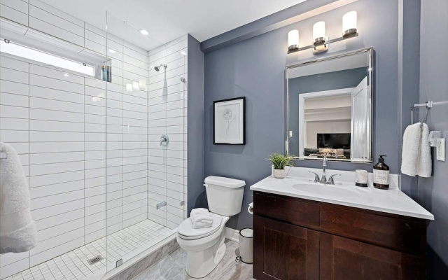 Casa Hotel Stylish Modern Family Suite w Patio