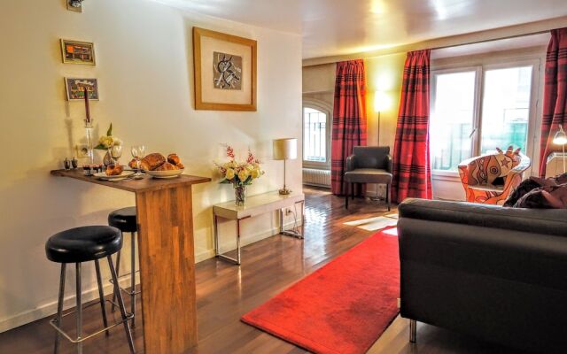 Louvre Elegant ChicSuites