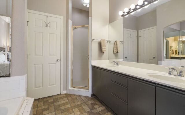 Holiday Ridge Escape - Holiday Hills Branson - Golf Resort - Outdoor Pools