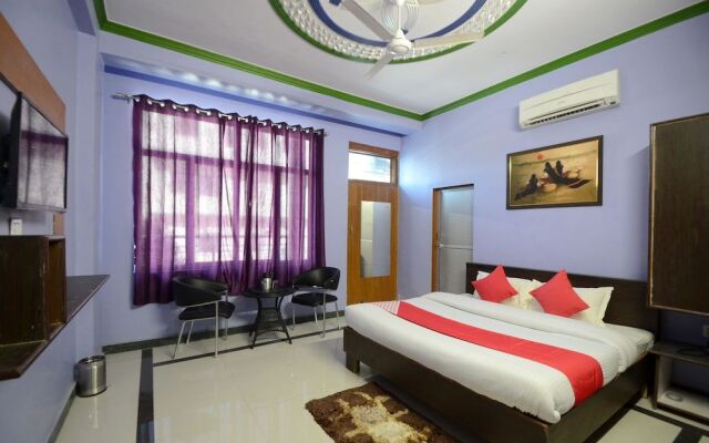 OYO 19451 Hotel Blue Moon