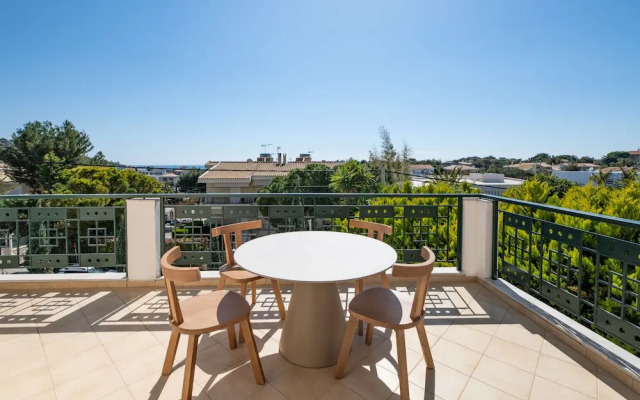 Vouliagmeni Athenian Riviera Villa