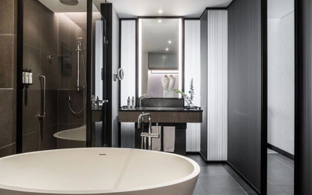 The Langham, Gold Coast and Jewel Residences