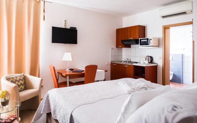 Anka - with open jacuzzi - SA2(2)