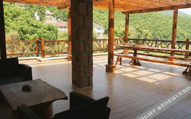 MoGan Mountainside Resort