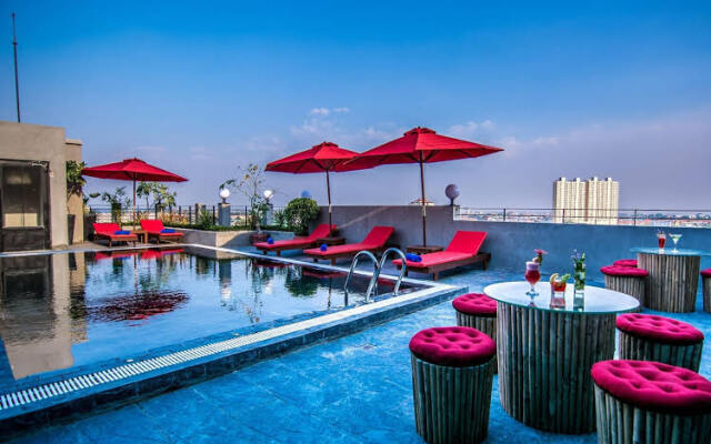 Diamond Palace Resort & Sky Bar