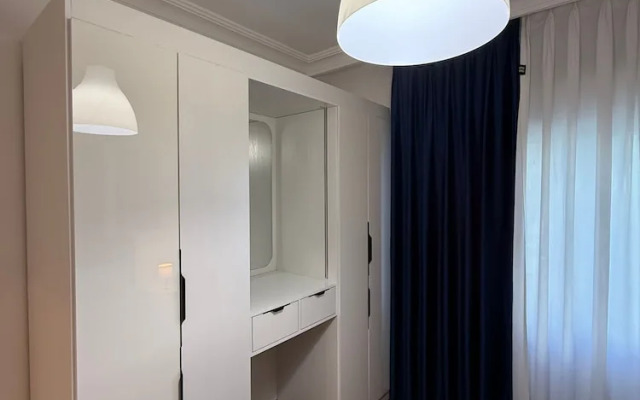 3bedroom Aprt of 200sqm Near Movenpick Hotel Amman