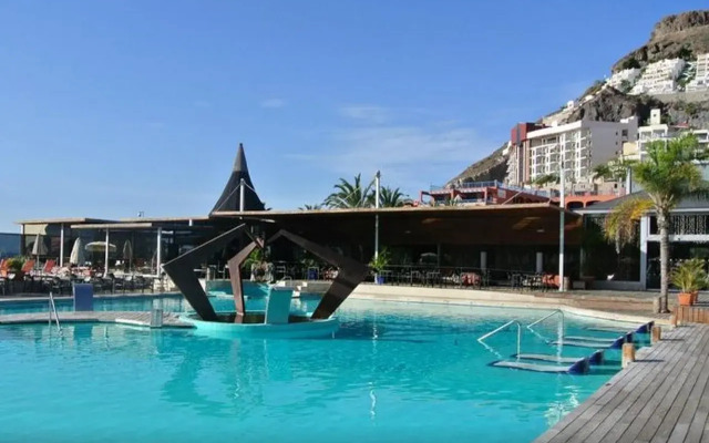 Sunprime Riviera Beach Suites and Spa