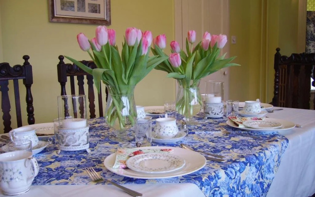 Old Riverside Lodge B & B