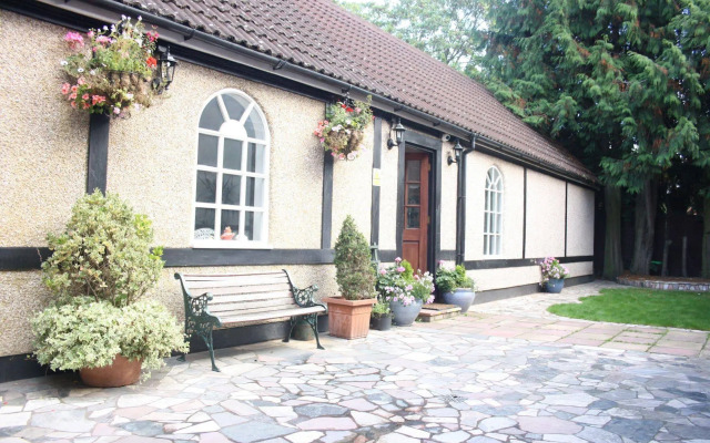 Kings Paget Hotel