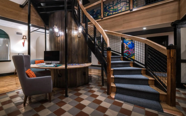 Henry Norman Hotel