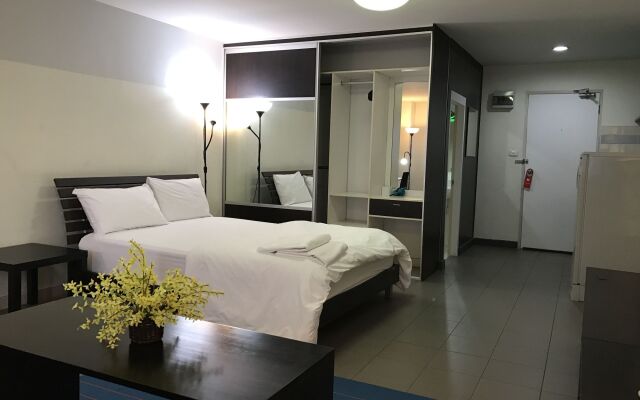 Sathorn Terrace Apartment