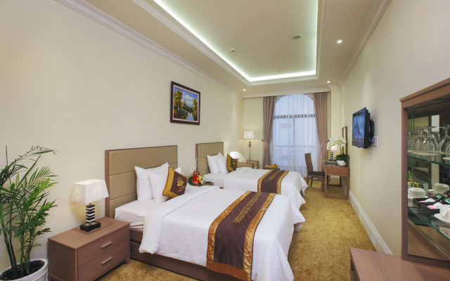 MerPerle Crystal Palace Hotel