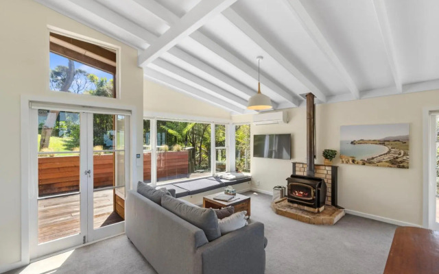 Piha - City Escape, Piha Holiday Home