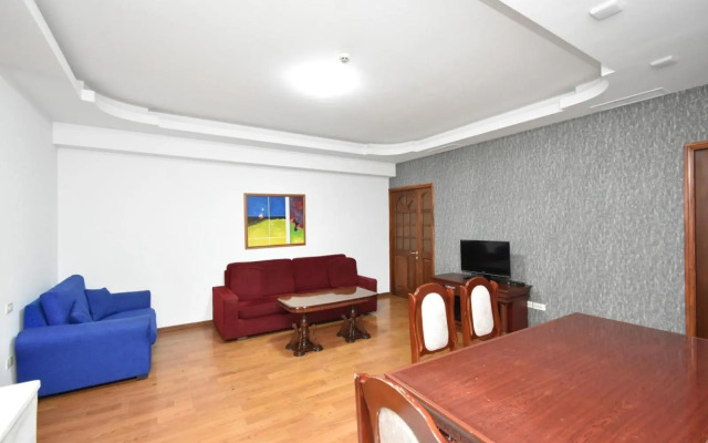 Armenak apartments N20