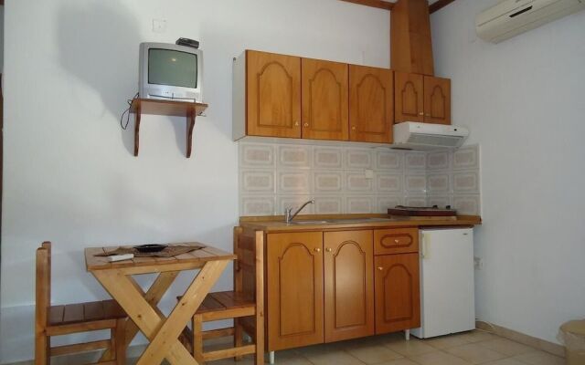 Gravanis Studios