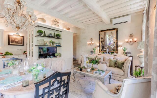 La Casina in Lucca With 2 Bedrooms and 3 Bathrooms