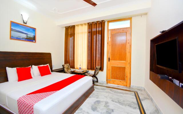 OYO Flagship 45681 Vivek Palace