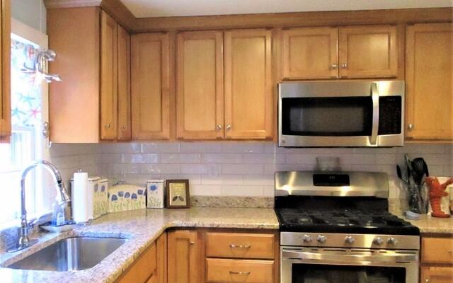 387 Strawberry Hill - 4 Bedroom House