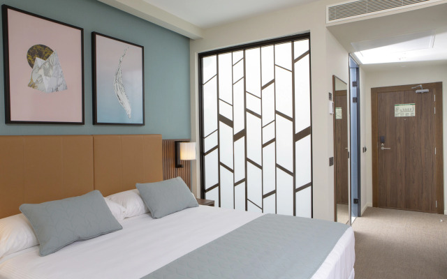 Отель Riu Plaza España