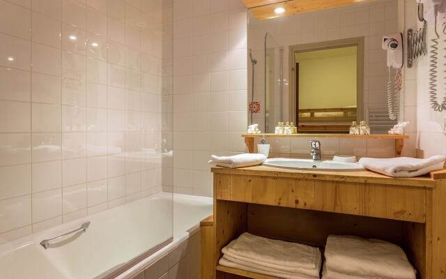 Savoyards and rustic studio in the heart of Val d'Isère