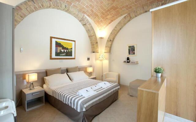 Victoria Royal Apartments