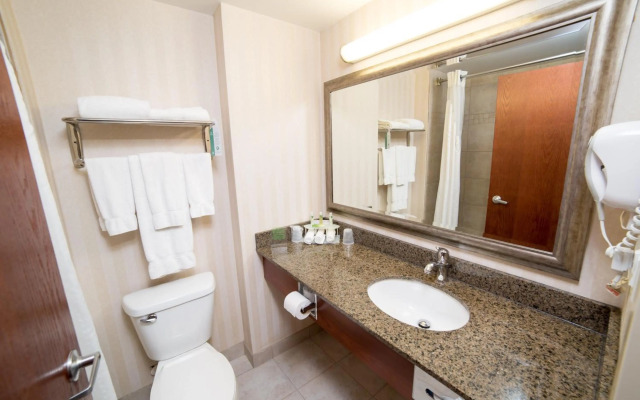 Holiday Inn Express Hotel & Suites Drayton Valley by IHG