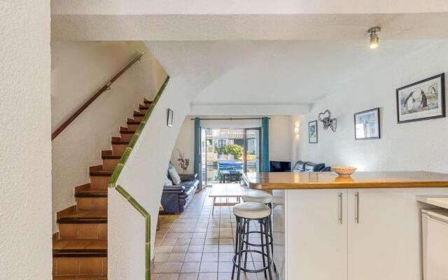 Isla Cartago 49 - Barneda