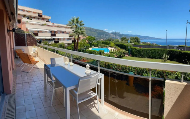 Superbe 2P vue mer, ensoleillé, piscine