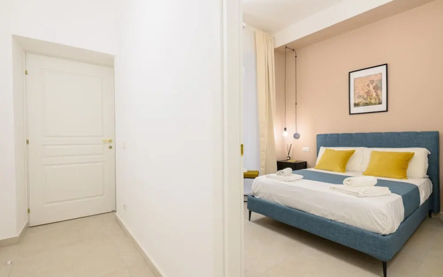 Into Mann in Naples With 5 Bedrooms and 5 Bathrooms