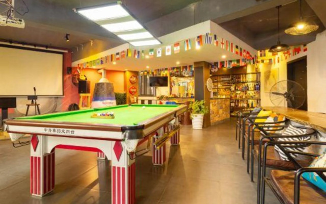 Comma Travel International Youth Hotel