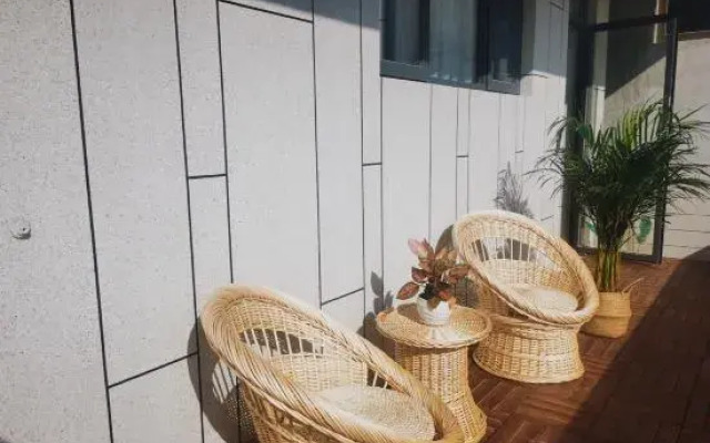 Hui'an Liquor House Cai B&B