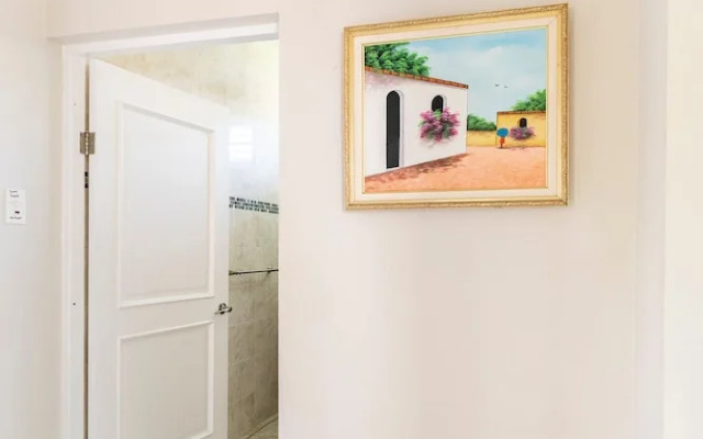 Beachside Near Airport Near Golf Course