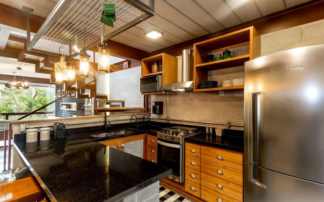 Triplex com Design Industrial em Itaipava | AIR A2
