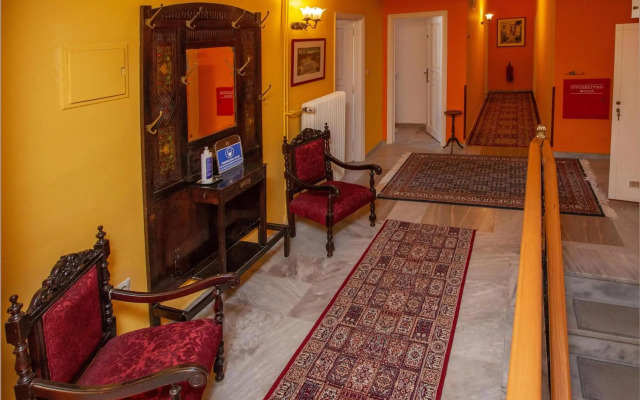 Byron Hotel