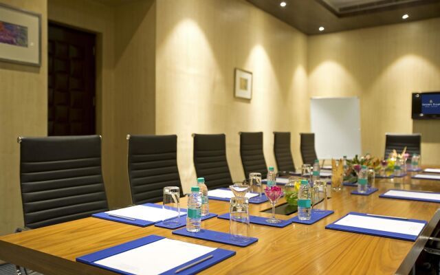 Golden Tulip Suites Gurgaon