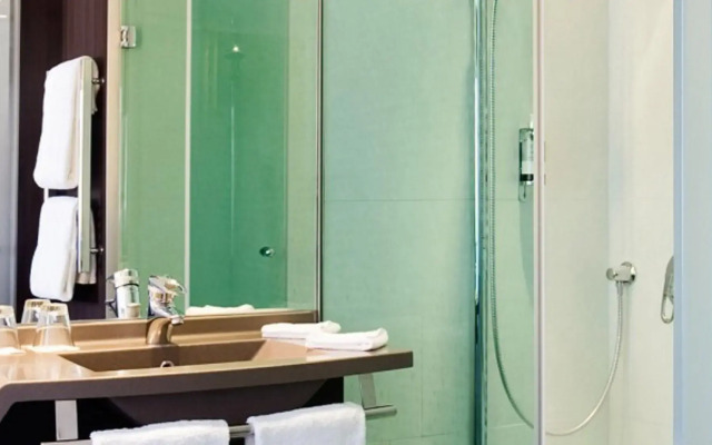 Hotel Oceania Paris Porte de Versailles