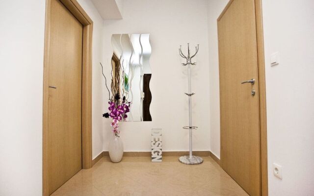 Split Apartments Peric
