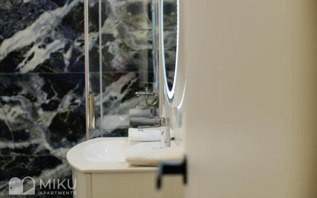 Miku Apartment - LUX 2Bd Apartment At City Center