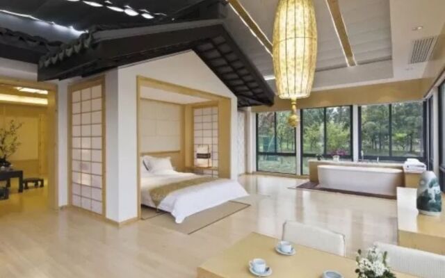 Yayuan Garden Holiday Hotel