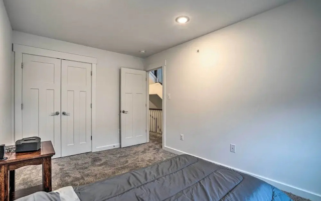 Modern Townhome 4 Mi to Downtown Frederick!