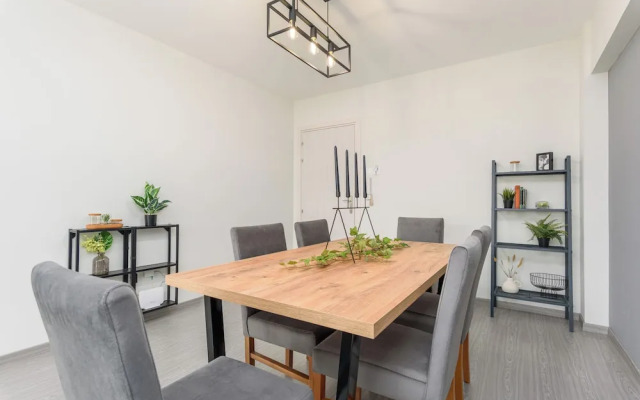 Amore 2-BR Apt By Finikoudes