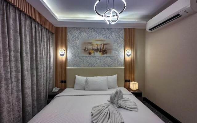 Gold Sky Avenue Hotel