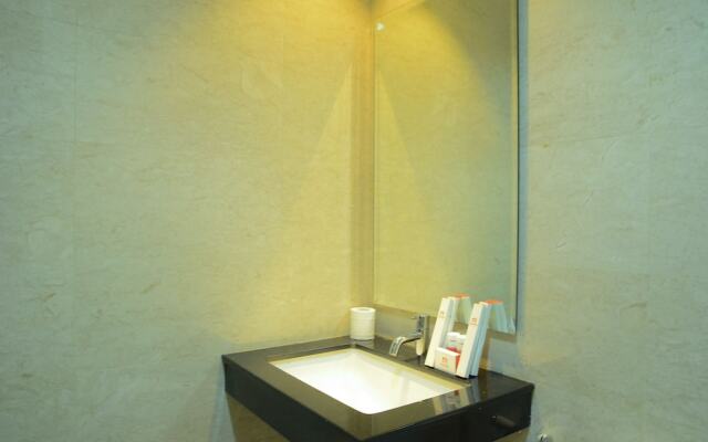 The 9th Floor L'Avenue Apartment
