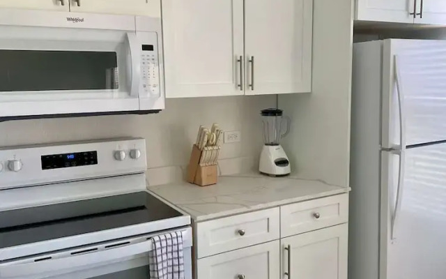 Oceanfront Condo on Seven Mile Beach