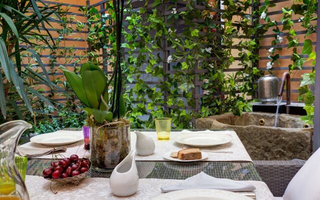 Domus Domitia Luxury House