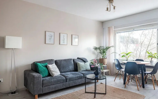 Bright & Cozy, Renovated Studio in the Center