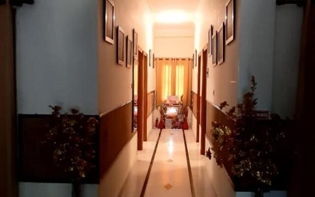 Bhambri House Hotel