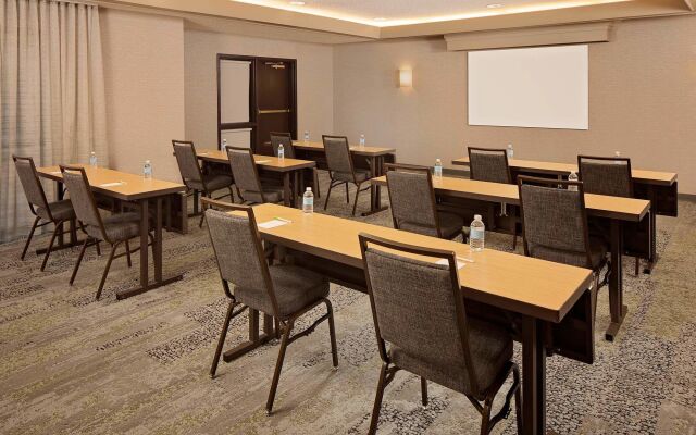 Courtyard by Marriott Dallas Addison/Quorum Drive