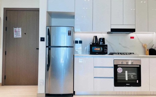 OYO HOME 1458 Premium 1bed Apartment In