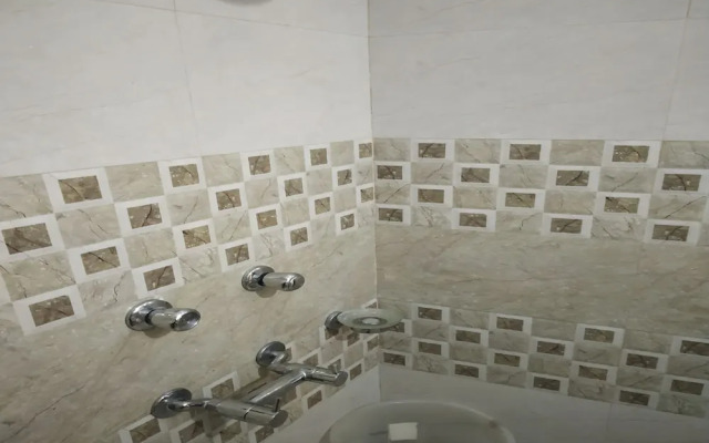 Oyo 24940 Mahadev Inn